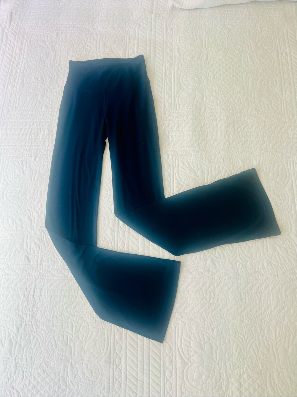 🧘‍♀️ Lululemon Navy Flared Yoga Leggings